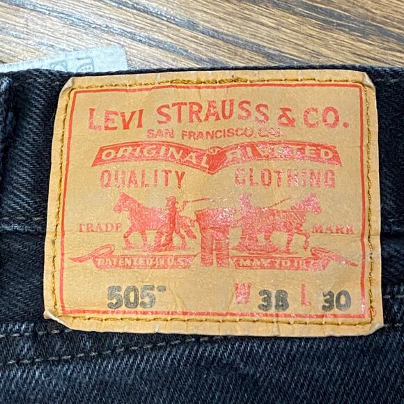 Levi's 505 Black Denim Jeans 38 X 30 Straight Leg Regular Fit High Rise Waist - Picture 5 of 8